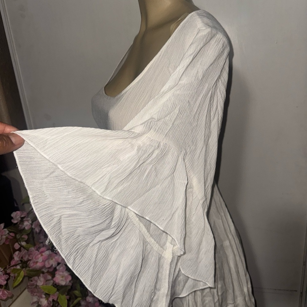 Elegant White Midi Dress with Waist Tie - Picture 2 of 9